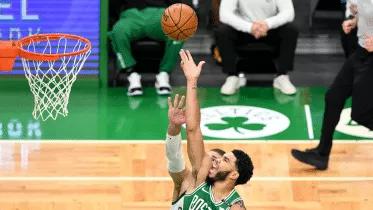 Jayson Tatum bests Giannis Antetokounmpo multiple times in tight Celtics-Bucks ending