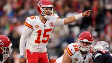 Patrick Mahomes and the Chiefs beat the Pats but still look out of sync on offense
