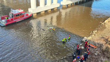 Man critically injured after being rescued from car submerged in Anacostia River, DC Fire says