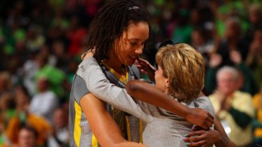 Kim Mulkey needs to show up for Brittney Griner’s jersey retirement at Baylor