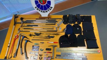 Spanish police confiscate pickaxes, clubs at Champions League game